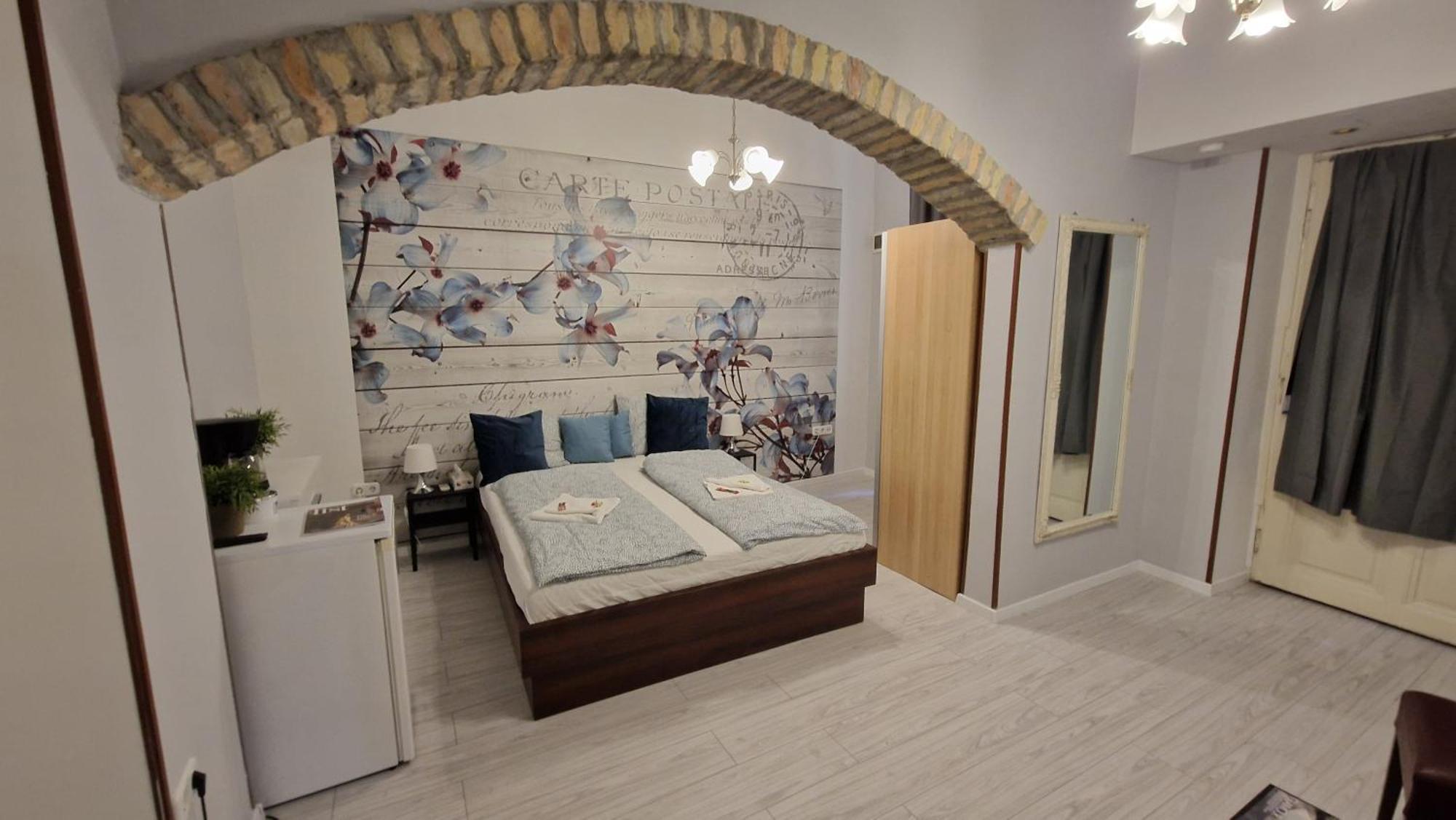 Spring Roses Downtown Boutique Hotel บูดาเปสต์ ภายนอก รูปภาพ